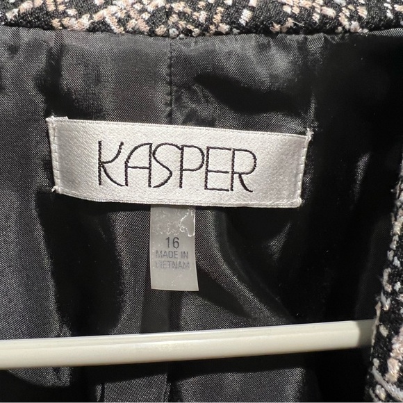 Kasper Women's Tweed Blazer in Black and White - Picture 3 of 4